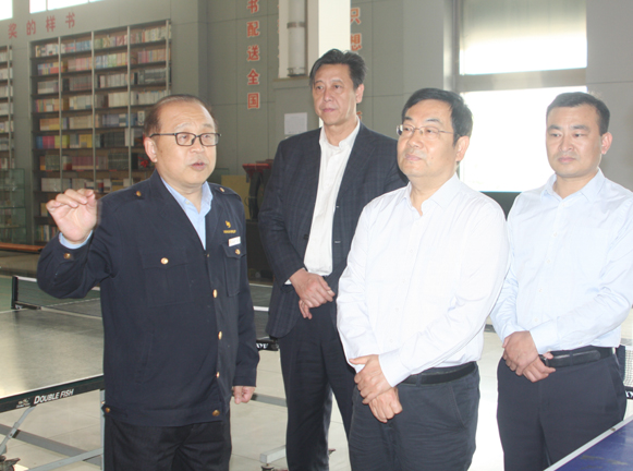 三门峡市国资委考察团来临沂新华考察调研 第 1 张 三门峡市国资委考察团来临沂新华考察调研 第 1 张