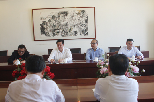 三门峡市国资委考察团来临沂新华考察调研 第 4 张 三门峡市国资委考察团来临沂新华考察调研 第 4 张